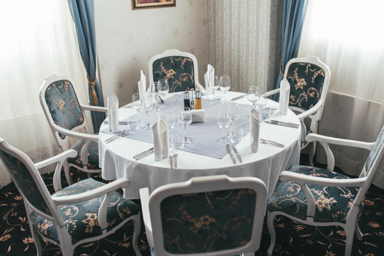 Hotel Anna Palace Ruse Esterno foto
