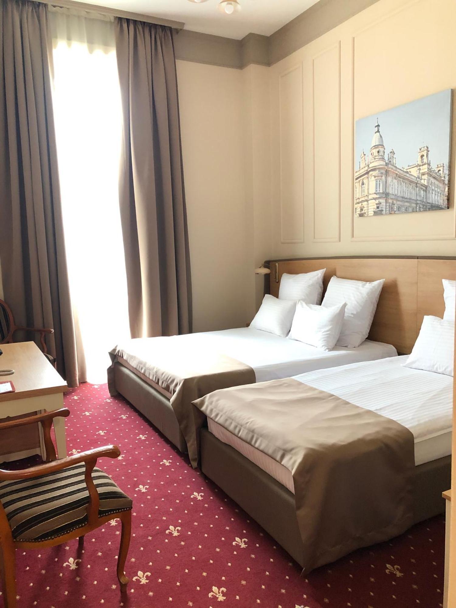 Hotel Anna Palace Ruse Esterno foto