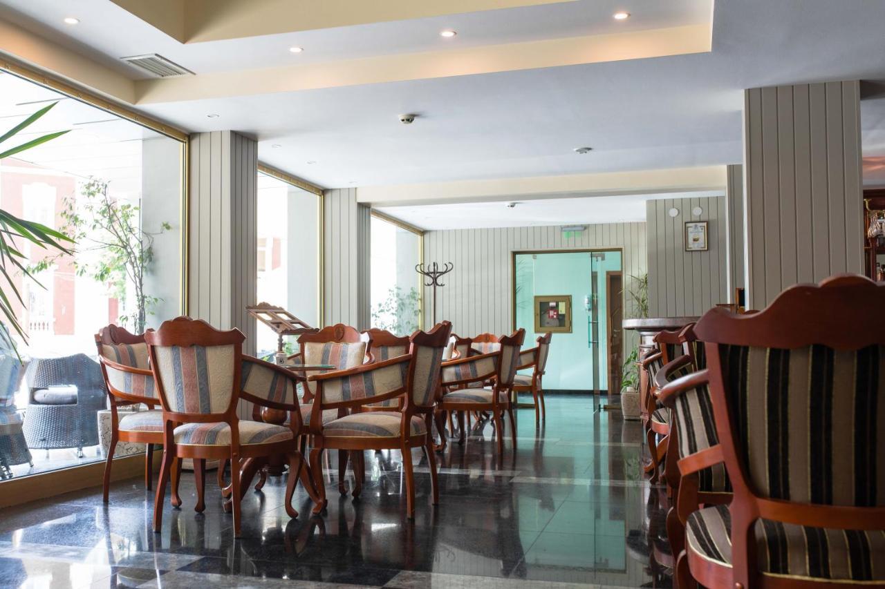 Hotel Anna Palace Ruse Esterno foto