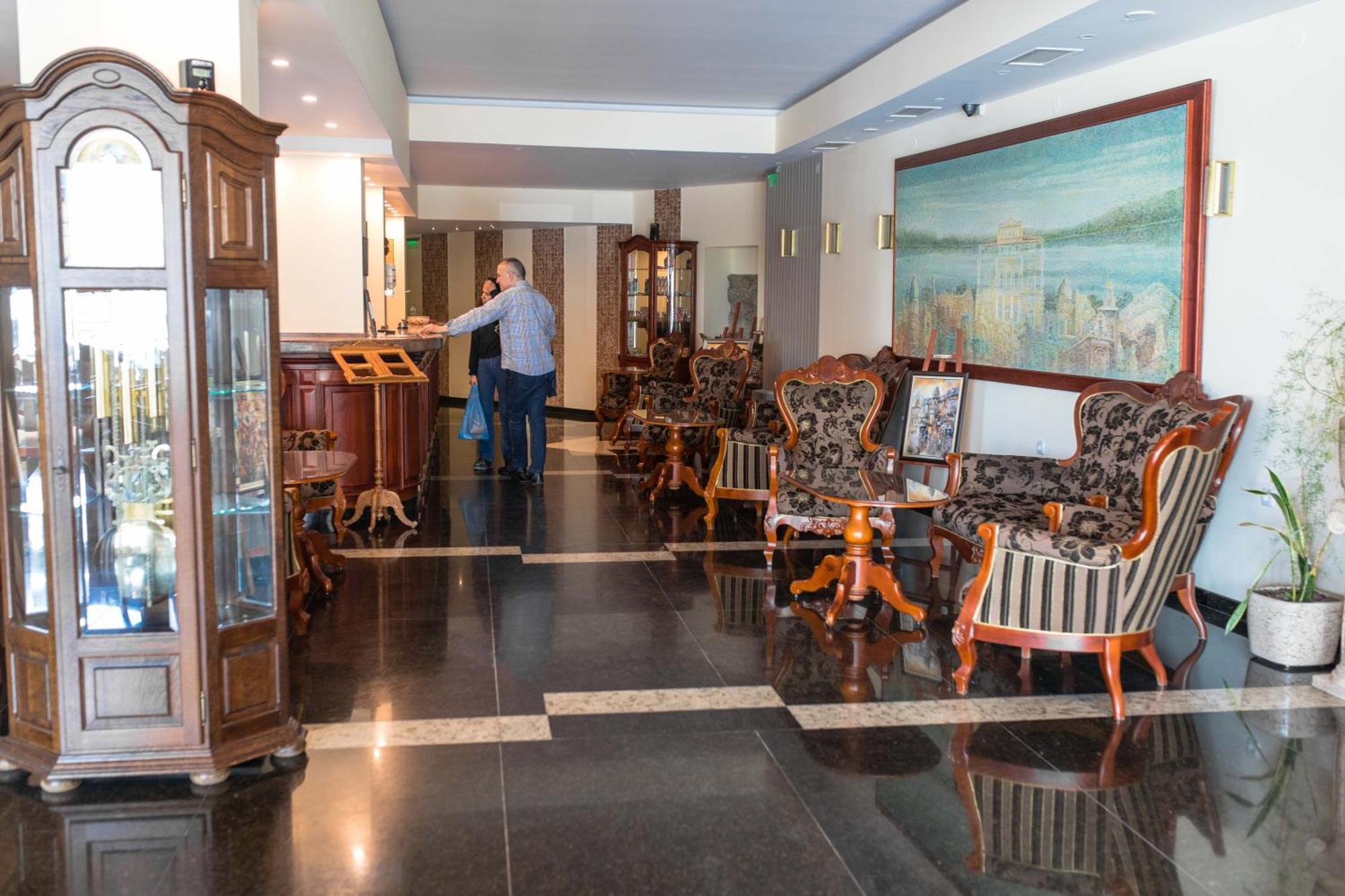 Hotel Anna Palace Ruse Esterno foto