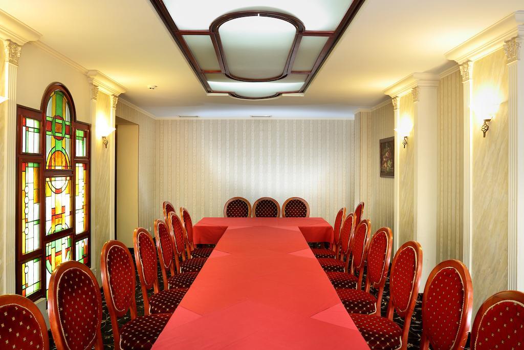 Hotel Anna Palace Ruse Esterno foto