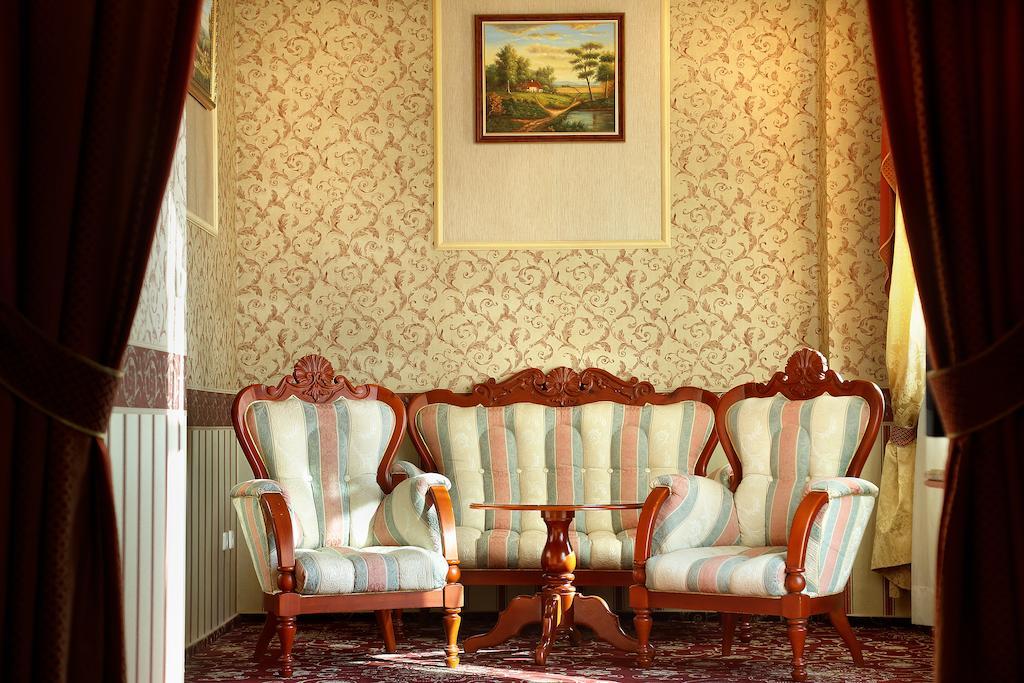 Hotel Anna Palace Ruse Esterno foto