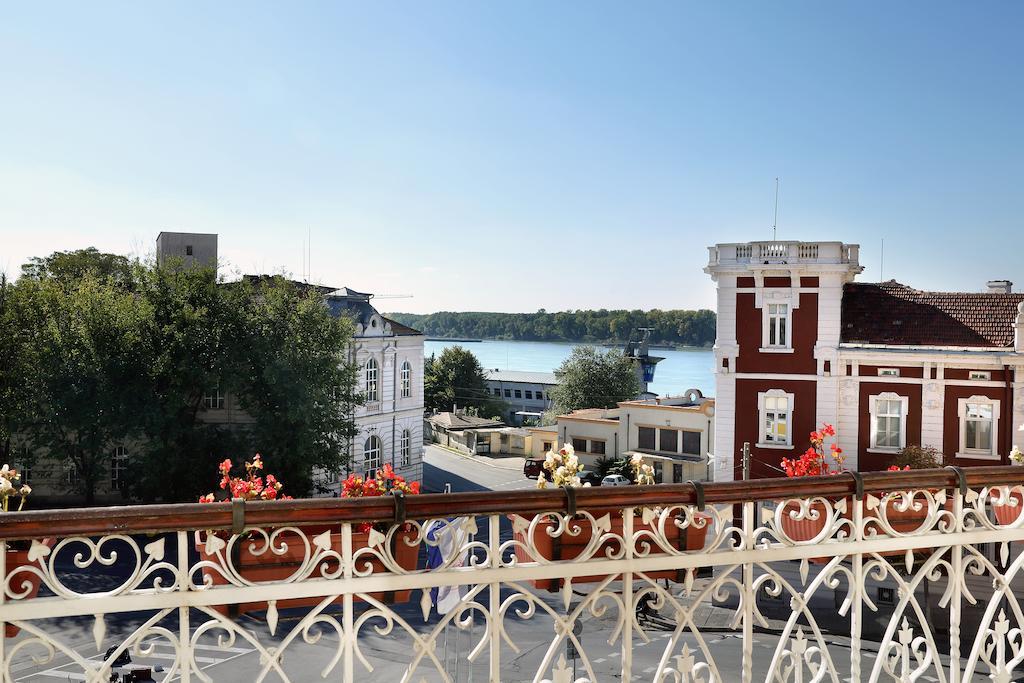 Hotel Anna Palace Ruse Esterno foto